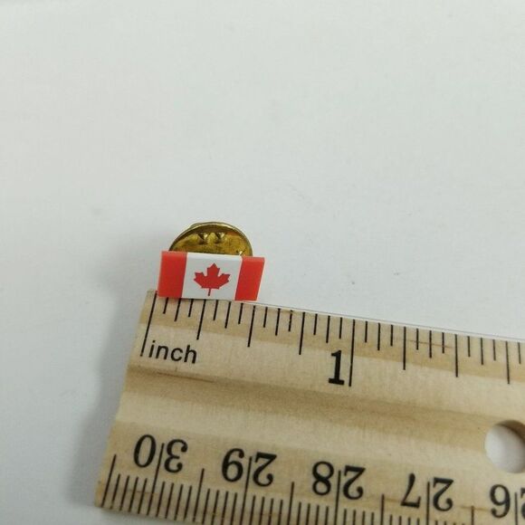 Vintage Little Canada Flag Pin, Canadian Red and White Mapel Leaf Brooch Estate - Picture 4 of 5
